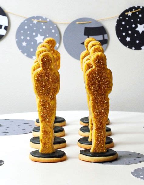 Gorgeous Oscars Party Food Ideas In 2020 Cookies Statue Oscar Party
