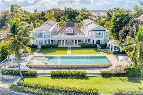 Villa Infinity, Spacious Tropical Seaside Mansion – PROVALTUR – The