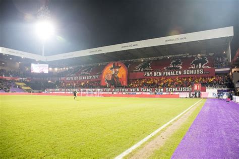 Pölten sturm graz swarovski tirol wolfsberger ac. Austria-Wien-Fans entzückten bei Wiener Derby mit "RDR2 ...