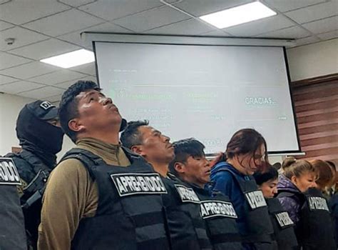 Policía Aprehende A Una Banda Delincuencial Que Robó Bs 400000 De Una