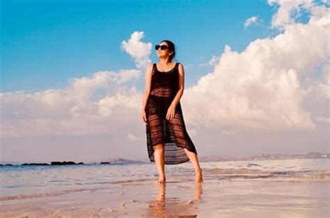 Seksinya Ashanty Pakai Bikini Dan Baju Transparan Di Pantai Wow Bodynya Bunda