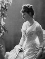 1887 (July) Famous portrait of young Elisabeth of Hesse | Grand Ladies ...