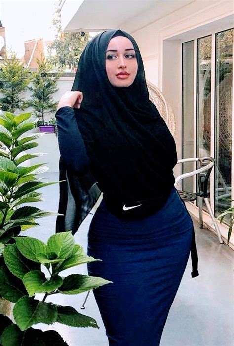 Pin By Arthur Wolfgang On Hijab Muslim Women Fashion Arab Girls