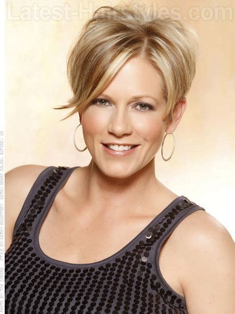 Wispy hair makes the hair look more graceful and stunning. Short wispy hairstyles