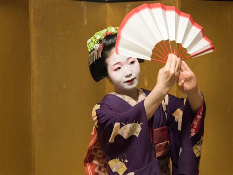Maiko Evening Performance With Unlimited Drinks In Kyoto Kyoto Tours