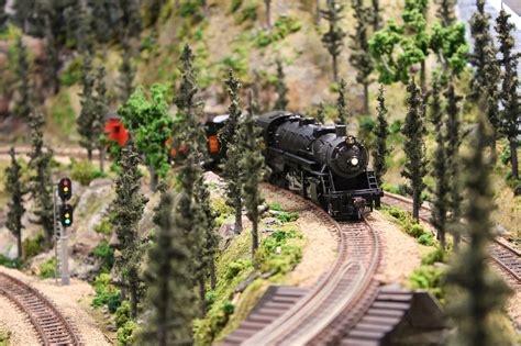 Especially realistic operations thanks to authentic details, materials, and effects; Wonderful Foambed HO Scale Model Train Layout