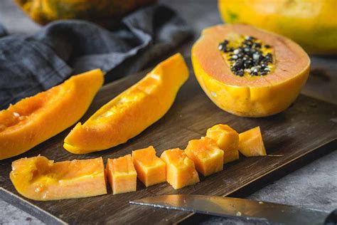 All About Papaya How To Pick Prepare And Ways To Eat It