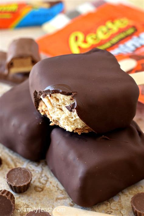 1 cup powdered (confectioners) sugar, 1 cup peanut butter, 1 tbsp vanilla extract, 8 oz cream cheese (1/2 bar), 8 oz cool whip, 1/4 cup milk, 1/2 cup crushed reeses pieces, 1 chocolate pie crust. REESE'S 'Dream Team' Chocolate Peanut Butter Pie Pops - A ...