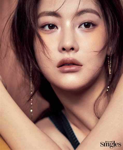 Oh Yeon Seo Singles Magazine September Issue ‘17 Korean Photoshoots
