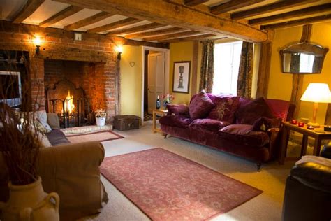 Cosy Holiday Cottage Lounge With Open Log Fire Cottage Living Rooms