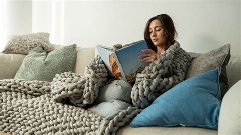 A Weighted Blanket That Combats Insomnia And Reduces Anxiety Gadget Flow