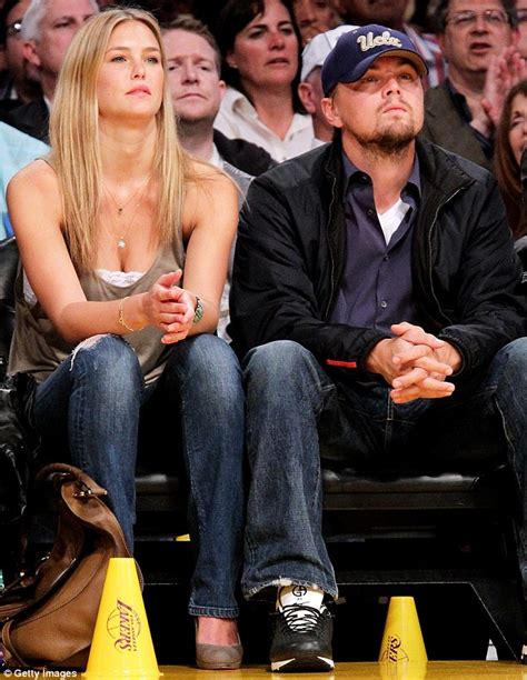 tennis lovers leonardo dicaprio and ex girlfriend bar refaeli keep their distance as they attend