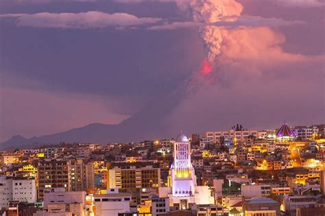 Volcán Tungurahua Vista Desde Ambato Ecuador Ecuador Cotopaxi