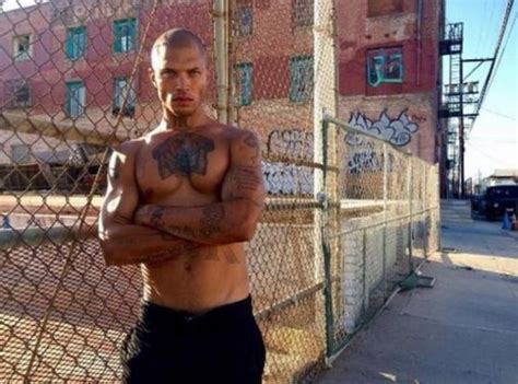 Remember Hot Convict Jeremy Meeks Heres What Hes Been Up To After Getting Released From Jail