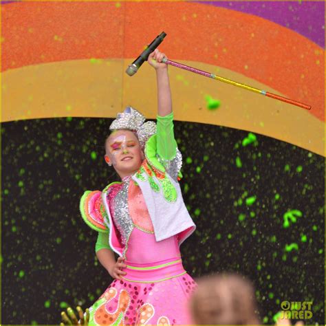 Jojo Siwa Owns The Stage At Nickelodeon Slimefest Photo 1241308