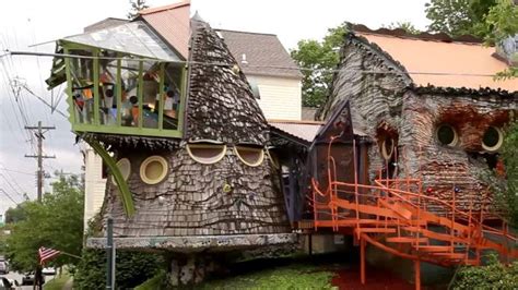 The Strangest Houses In The World When Theres Something We Can Waste