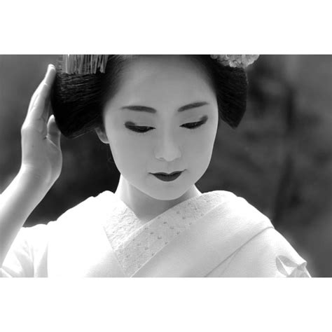 いいね！149件、コメント1件 ― cheeさん teafortwo0603 のinstagramアカウント 「さりげない仕草もうつくしい 芸妓 geiko geisha 舞妓