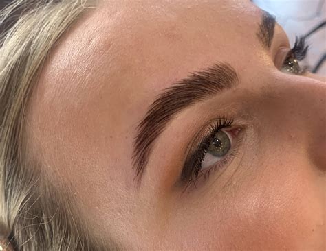 south end eyebrow threading - Paola Hardwick
