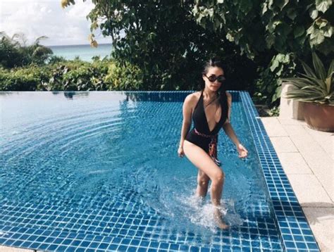 Look Heart Evangelista Heats Up The Internet With Cleavage Revealing Swimsuit Inquirer