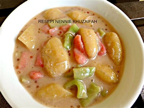 Salam, masak apa semua hari ni.petang ni. RESEPI NENNIE KHUZAIFAH: BUBUR GUNTING & PISANG