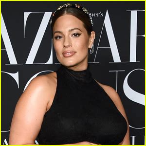 Ashley Graham Shows Off Growing Baby Bump In Nude Selfie Ashley