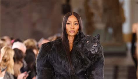 Naomi Campbell Takes The Runway In Wolf Head Coatdress At Schiaparelli