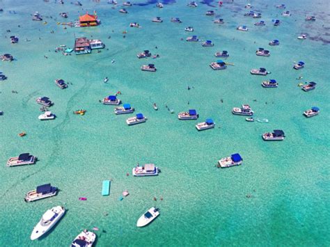 Crab Island Submerged Sandbar Is Destin Hot Spot