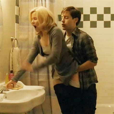 Elizabeth Banks Nude Butt And Sex In The Bathroom From The