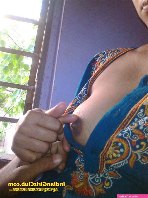 Sexy Real Life Bhabi Boobs Nude Xxx