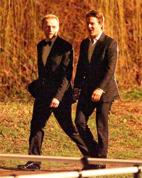 Tom Cruise And Simon Pegg Filming Mirror Online