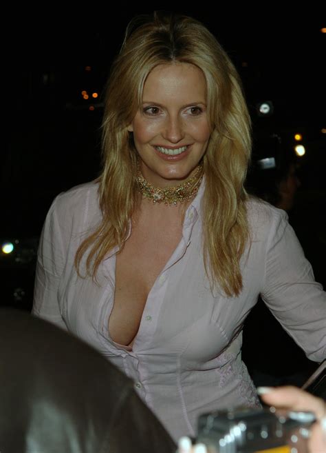 The Celebrİty Beautİful Woman Penny Lancaster Cleavage White Bra