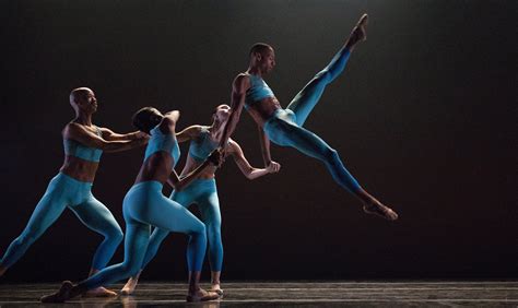 Complexions Contemporary Ballet At The Joyce Theater The New York Times
