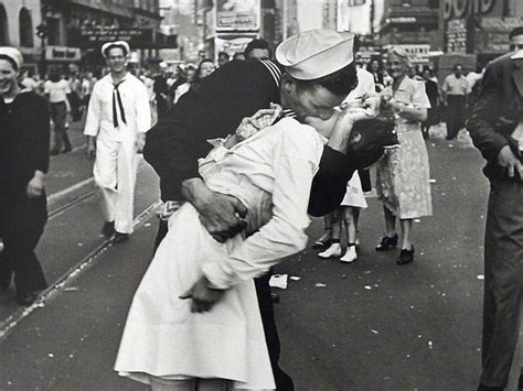 The 10 Most Iconic Photographs In History The List Love