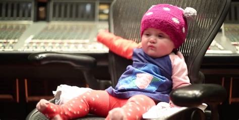 Kelly Clarkson dévoile le visage de son bébé Closer
