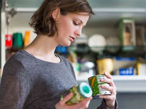 Si possono mangiare i cibi scaduti? I cibi scaduti si possono consumare: ecco la ricetta per ...