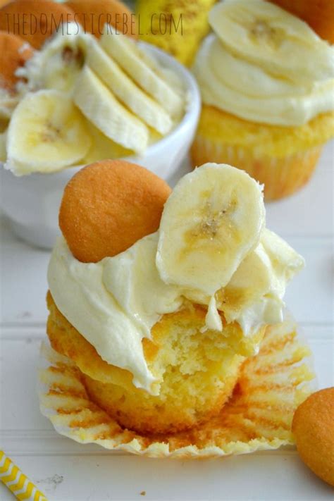 Blow your mind banana puddingbest food recipes. Banana Pudding Cupcakes with Cool Whip Pudding Frosting ...