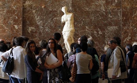 مجسمه ونوس با ارزش ترین مجسمه موزه لوور پاریس کریم ضابط، راهنمای رسمی گردشگری