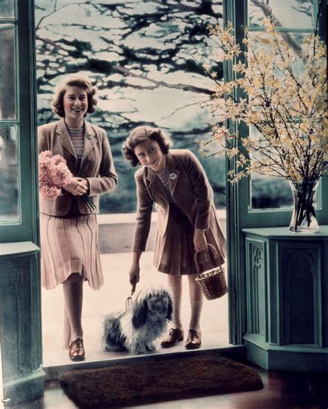 Beautiful Photos Of Queen Elizabeth And Princess Margaret When They