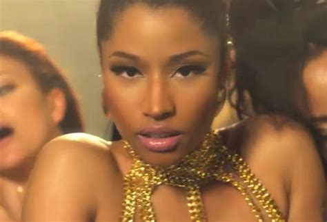 See Nicki Minaj Rub Her Butt On Drake In Her New Video Anaconda