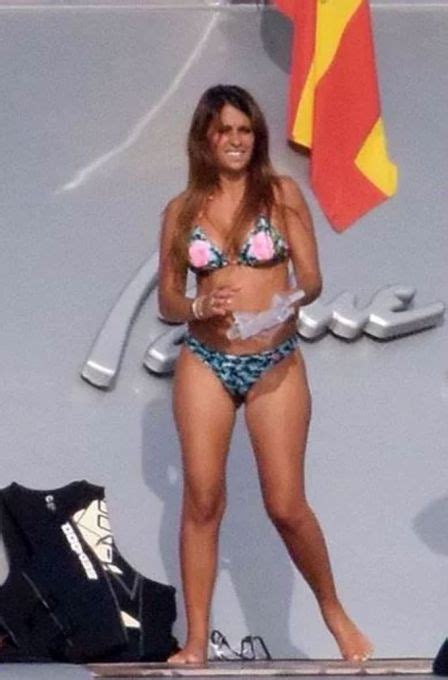 Antonela Roccuzzo En Bikini Y Sin Nada De Photoshop En Las Playas De Ibiza Diario Panorama