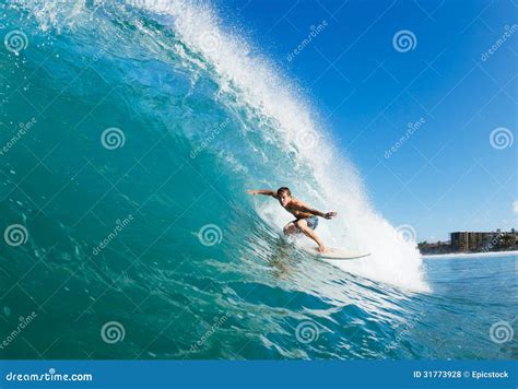 Surfista Na Onda De Oceano Azul Foto De Stock Imagem De Respingo