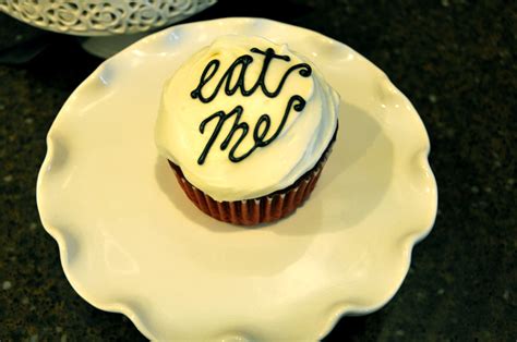 8 Saying Eat Me Cakes Photo Alice In Wonderland Eat Me Cakes Eat Me