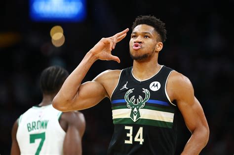 espn stats and info on twitter giannis antetokounmpo tallies his 4th 1st team all defensive