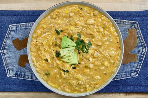 Stir in chicken broth, chiles and spices; Southwest White Chicken Chili in 2020 | White chicken ...