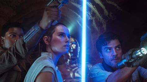 Star Wars A Ascensão Skywalker Rey Finn e Poe fogem em primeiro