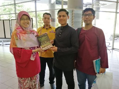 Shah alam (/ʃɑː ˈɑːləm/) is a city and the state capital of selangor, malaysia and situated within the petaling district and a small portion of the neighbouring klang district. Sekitar Library Outreach@PTAR, di Fakulti Seni Lukis dan ...