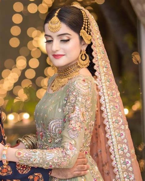 Pretty Pakistani Bride In Gold Jewellery Shaadiwish