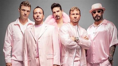 Backstreet Boys Honour Their Wives With Flowers During A