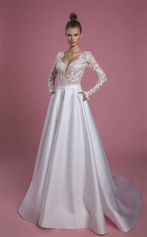 Silk And Lace Wedding Dresses Top Review Silk And Lace Wedding Dresses Find The Perfect Venue