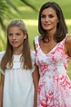 Felipe VI y Letizia: Los Reyes, con sus hijas, inauguran su verano en ...